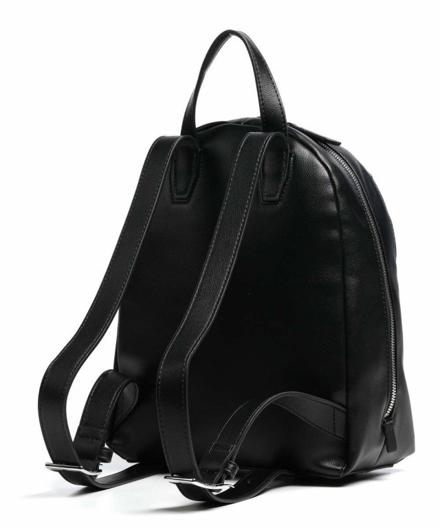 Calvin Klein dámský černý batoh NY SHAPED BACKPACK č.3