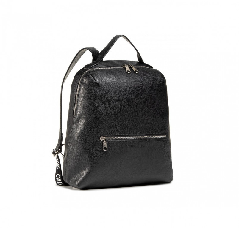 Calvin Klein dámský černý batoh SQUARE BP 35 LW č.1