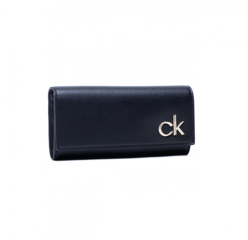 Calvin Klein dámská černá peněženka s klopou TRIFOLD LG č.1