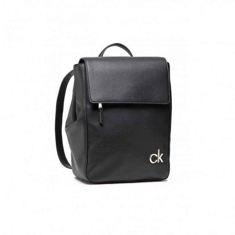 Calvin Klein dámský černý batoh FLAP BP č.1