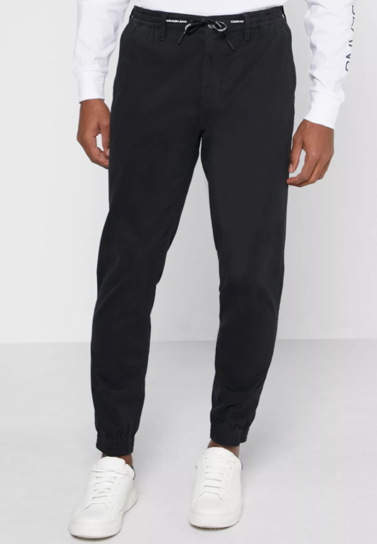 Calvin Klein Jeans pánské černé kalhoty ESSENTIAL CUFFED č.1